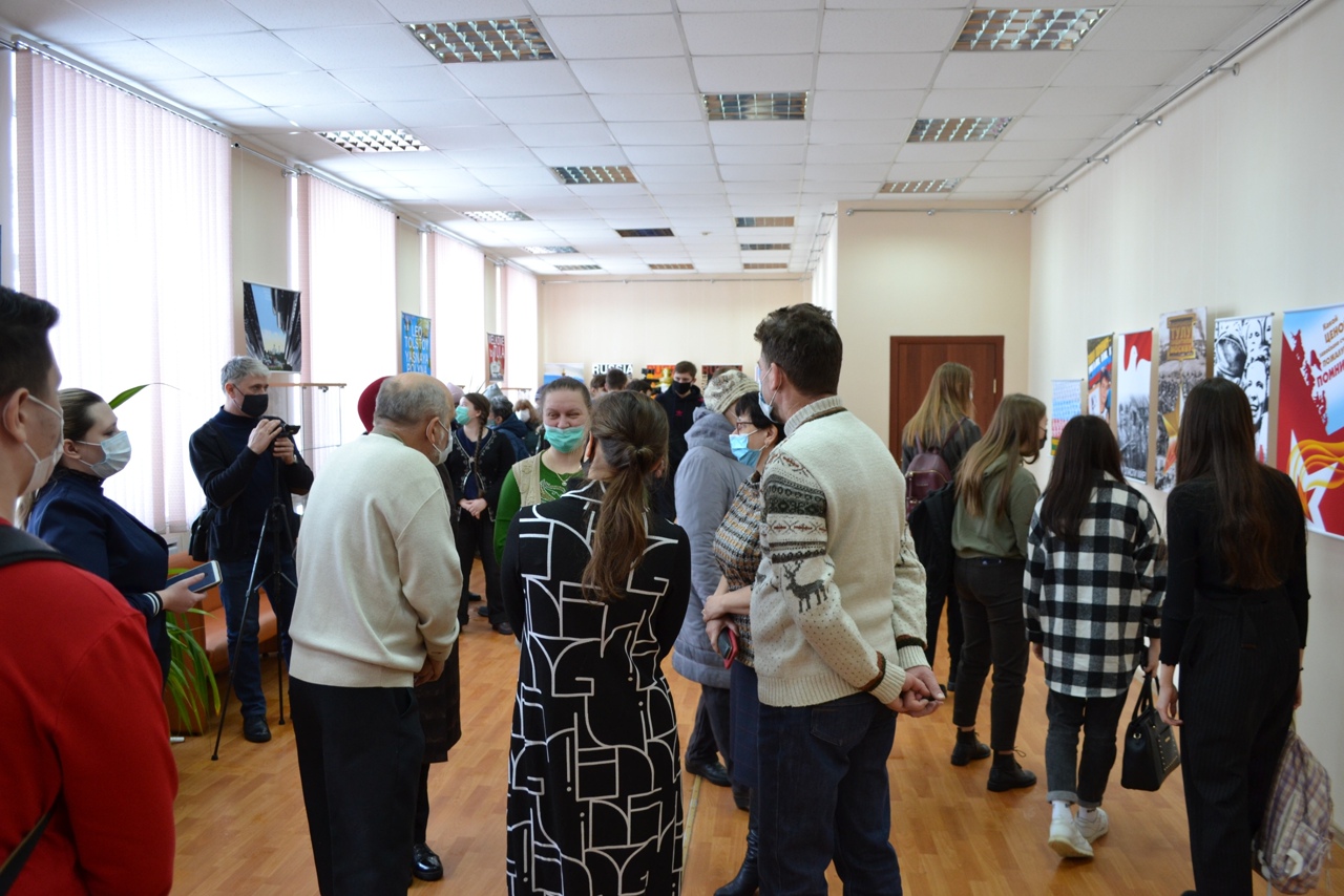 В ЦТНК открылась выставка тульского художника Владимира Соломатина «Плакаты  современности»