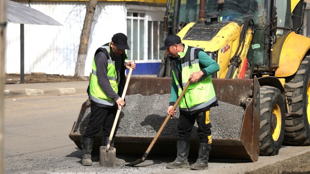 Руслан Бутов провел объезд дорог, которые находятся на гарантийном  обслуживании