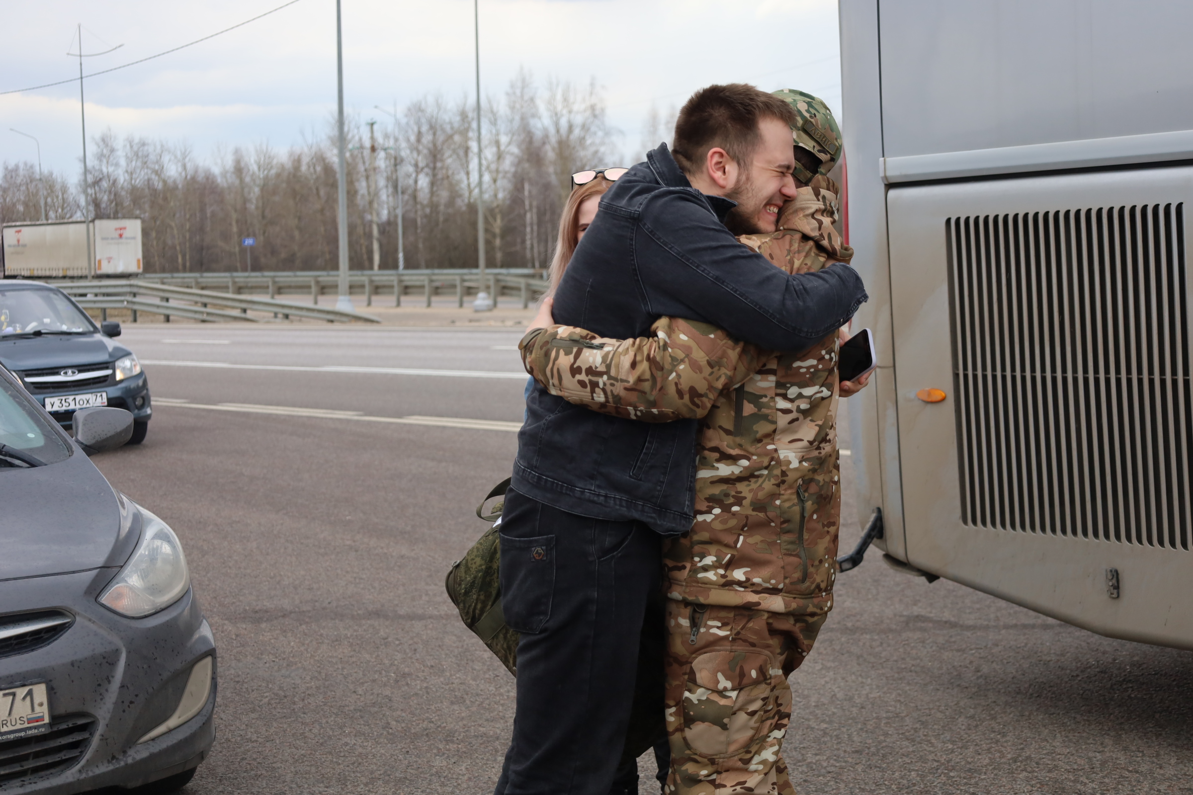 Новомосковцы прибывают в отпуск из зоны СВО | 05.04.2023 | Новомосковск -  БезФормата