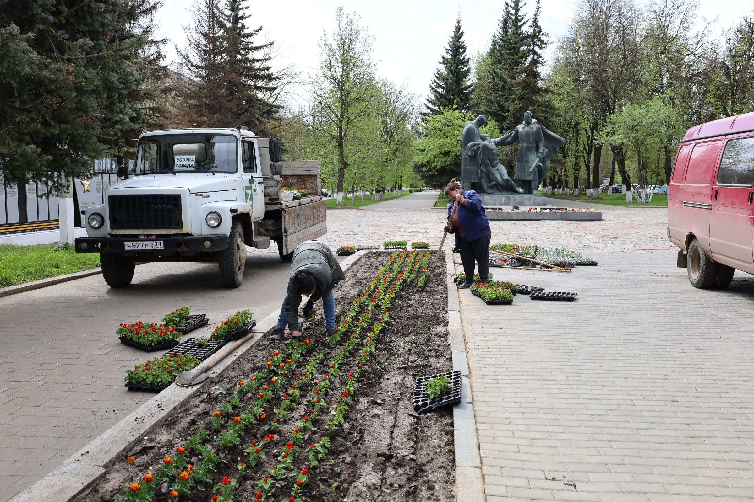 Цвети родной Новомосковск