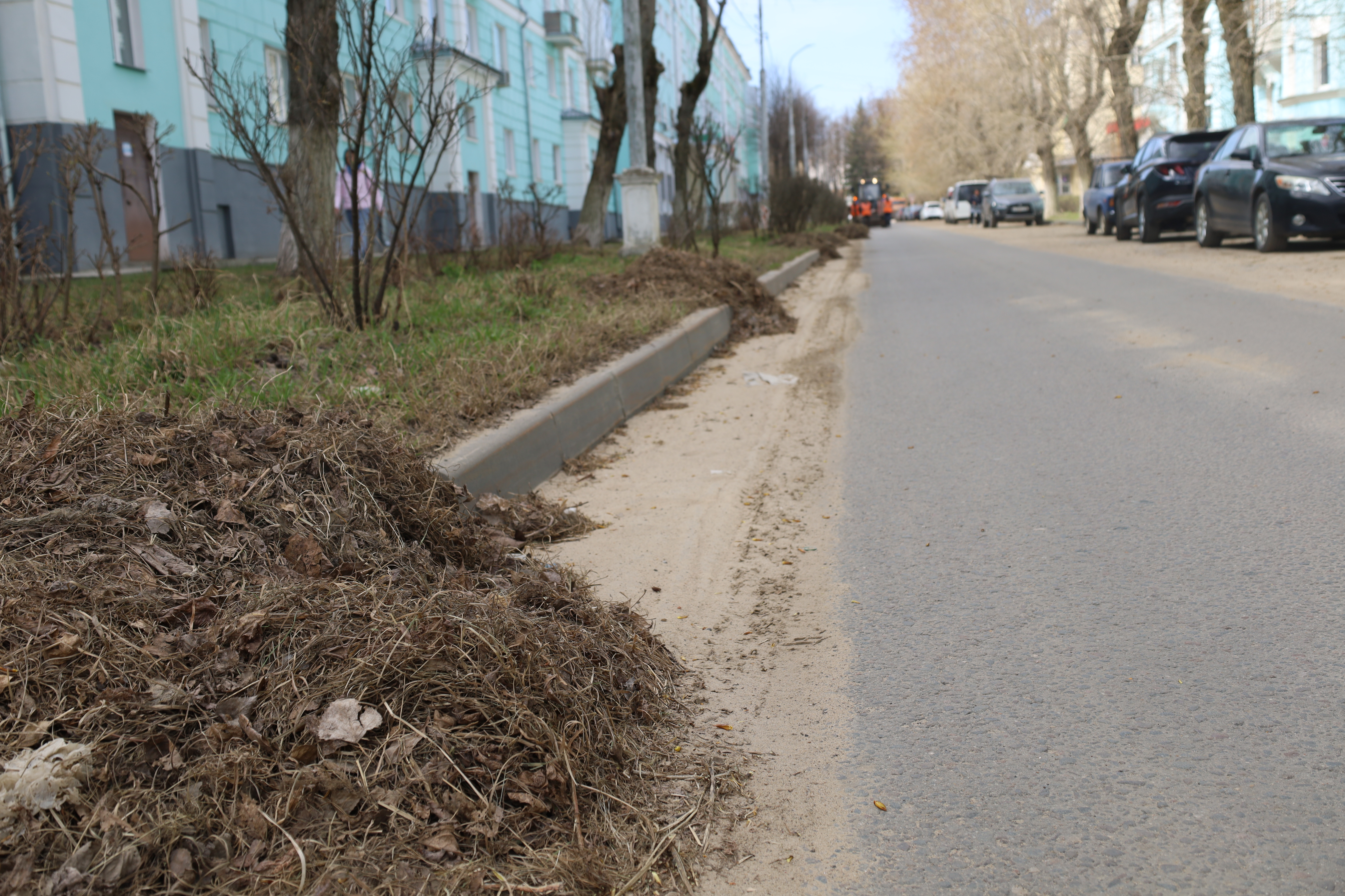 Улицы Новомосковска приводят в порядок после прошедшей зимы | 18.04.2023 |  Новомосковск - БезФормата