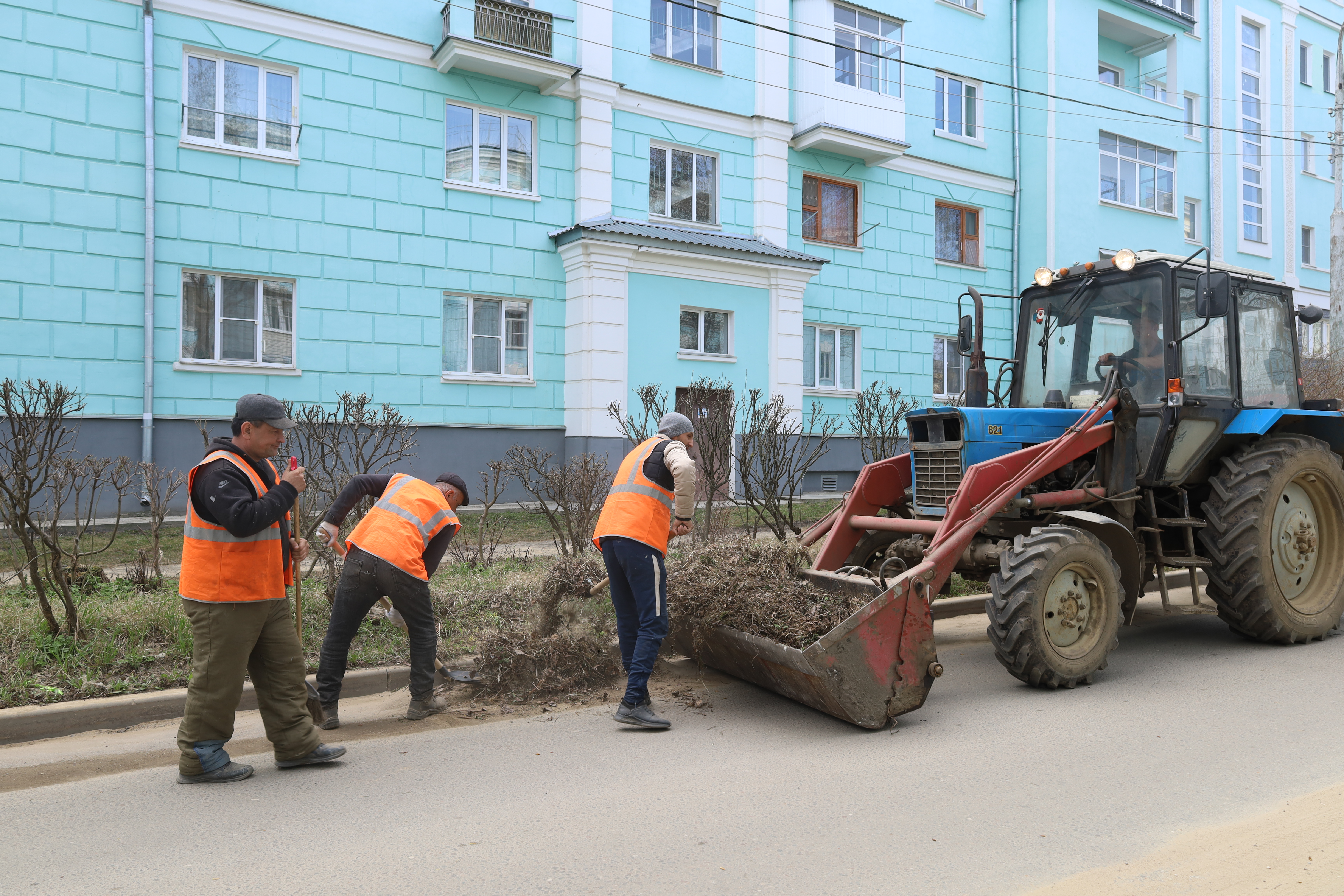 Улицы Новомосковска приводят в порядок после прошедшей зимы | 18.04.2023 |  Новомосковск - БезФормата